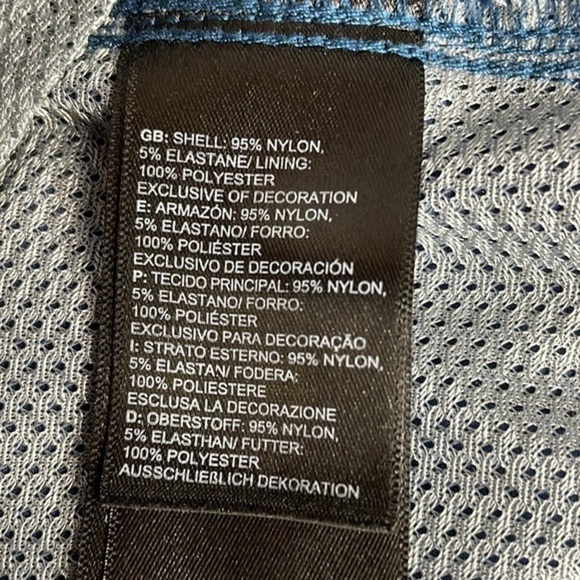 THE North Face boys blue moisture wicking shorts w/ adjustable waistband. XL - Picture 16 of 16